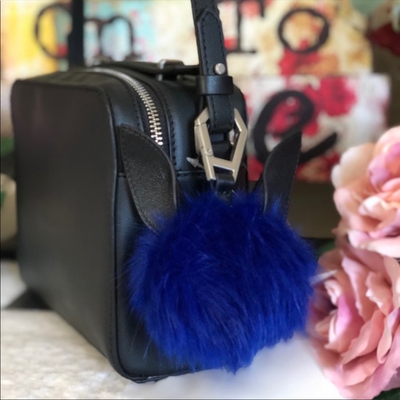 Kendall + Kylie Lucy leather Crossbody bag - Picture 3 of 8